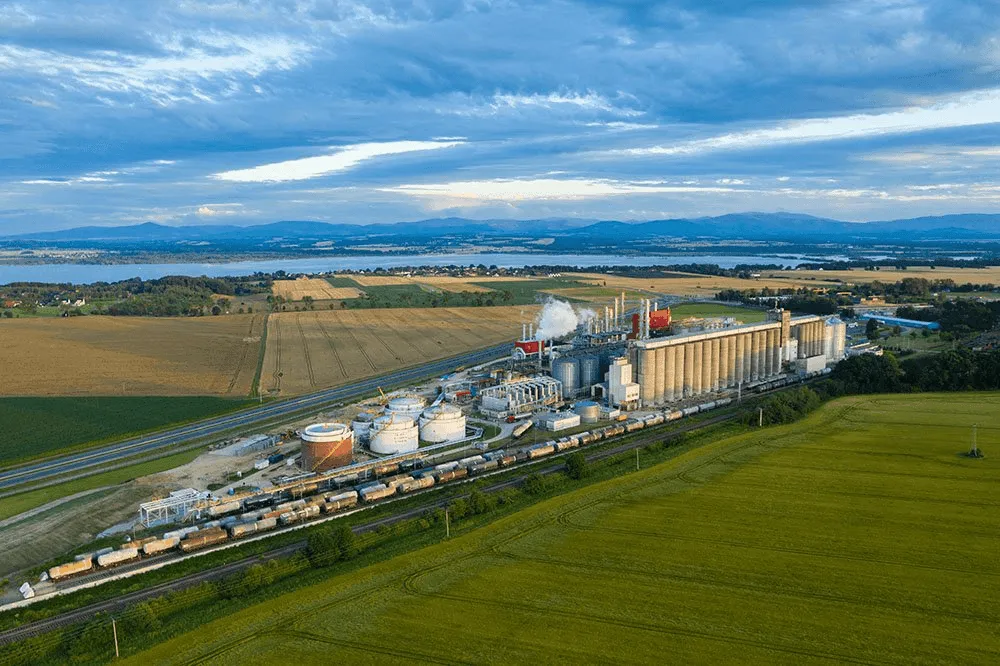 Crude Oil Distillery Plant